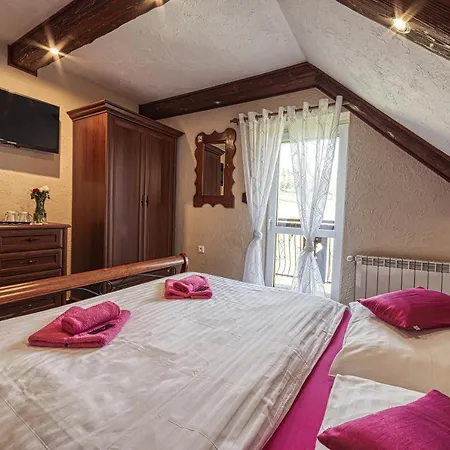 בית הארחה Katarina 3*